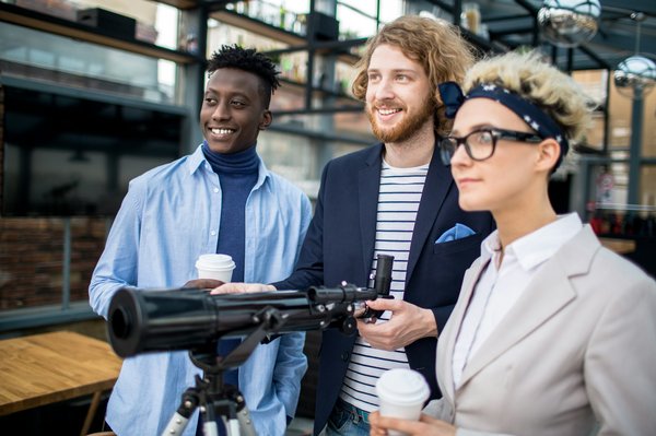 Comment organiser un camping pour observer les oiseaux migrateurs en région de prairies?